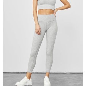 Alosoft High-Waist 7/8 Highlight Legging - Athletic
Heather Grey- NWT